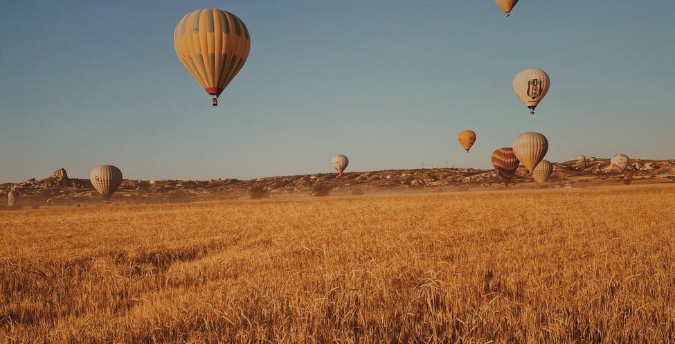 ilkbahar-ve-sonbaharda-kapadokya-da-ne-giyilir